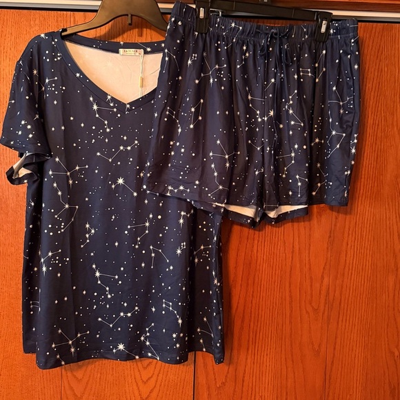 NWT Women’s 2 Piece Short Set Pajamas Size XL Constellation Pattern Navy Blue - Picture 2 of 14